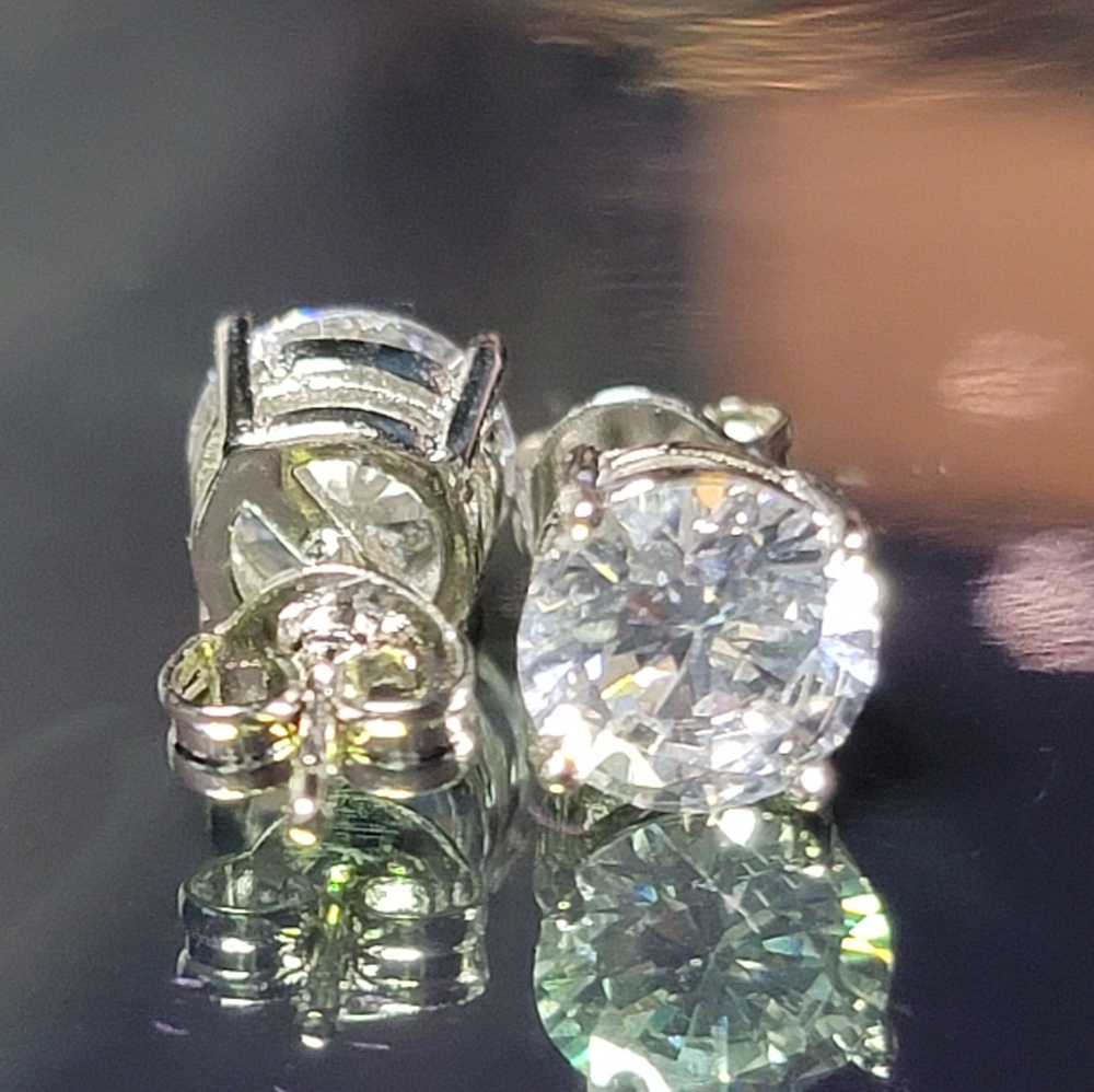 New Kay Jewelers 2ct Moissanite Diamond Stud Earrings - Picture 12 of 15